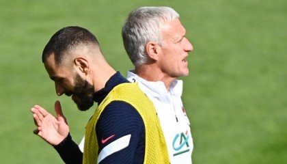 开云-西媒揭秘：本泽马被德尚“扫地出门”，伤病只是借口